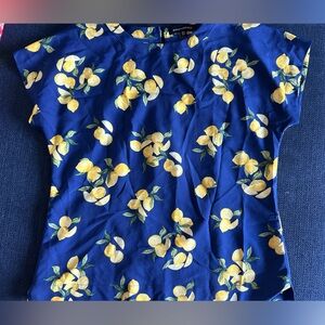 Banana republic lemon blouse tee xs